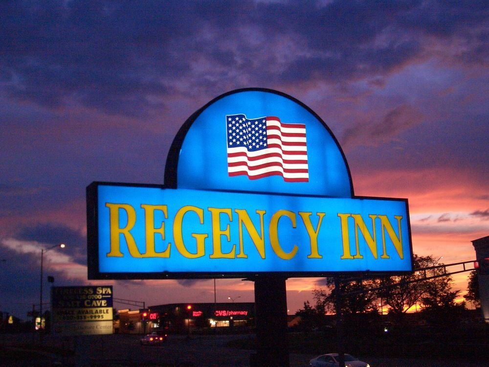 Regency Inn Of Naperville Exterior photo